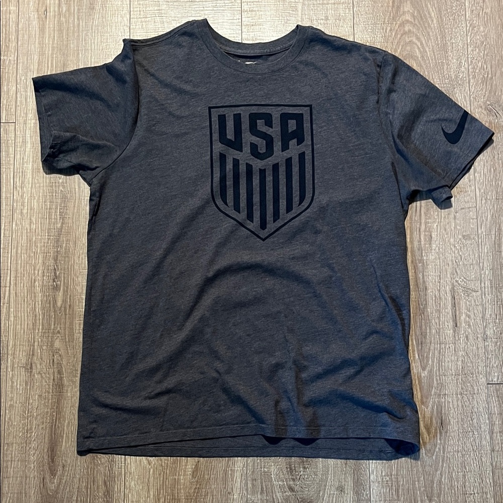 Nike Men's Dark Gray USA Athletic Cut Shield T-Shirt Size XL